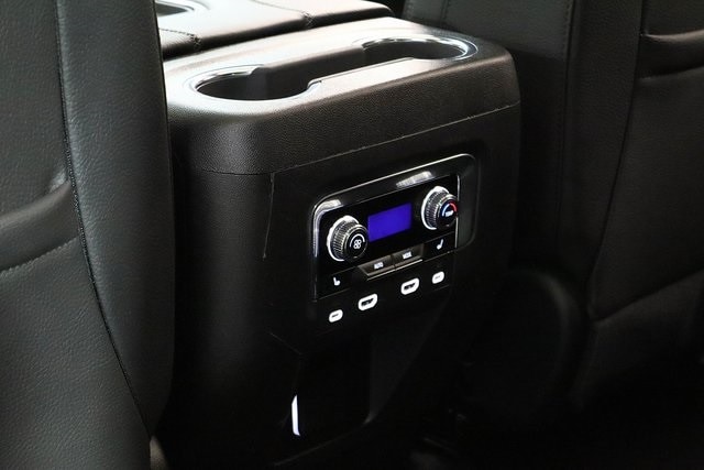 2023 GMC YUKON - Image 15