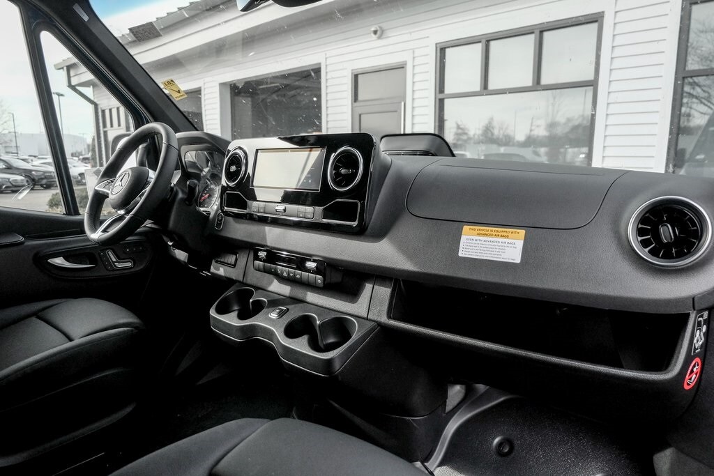 2025 MERCEDES-BENZ SPRINTER - Image 24