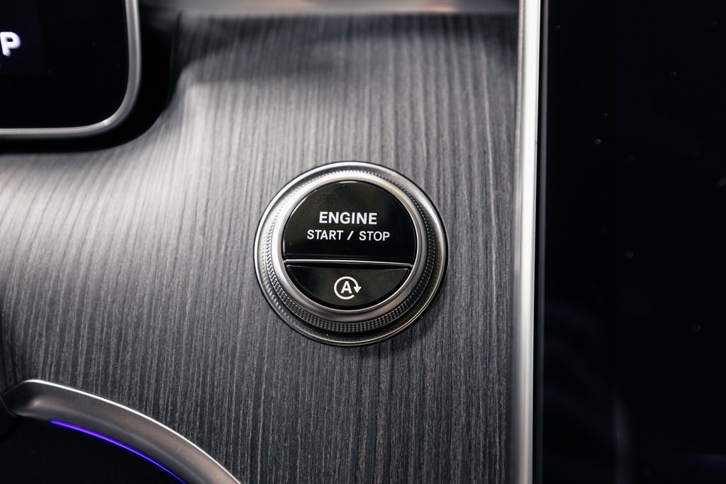 2025 MERCEDES-BENZ C-CLASS - Image 16