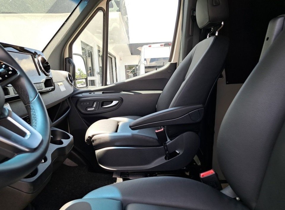 2023 MERCEDES-BENZ SPRINTER - Image 11