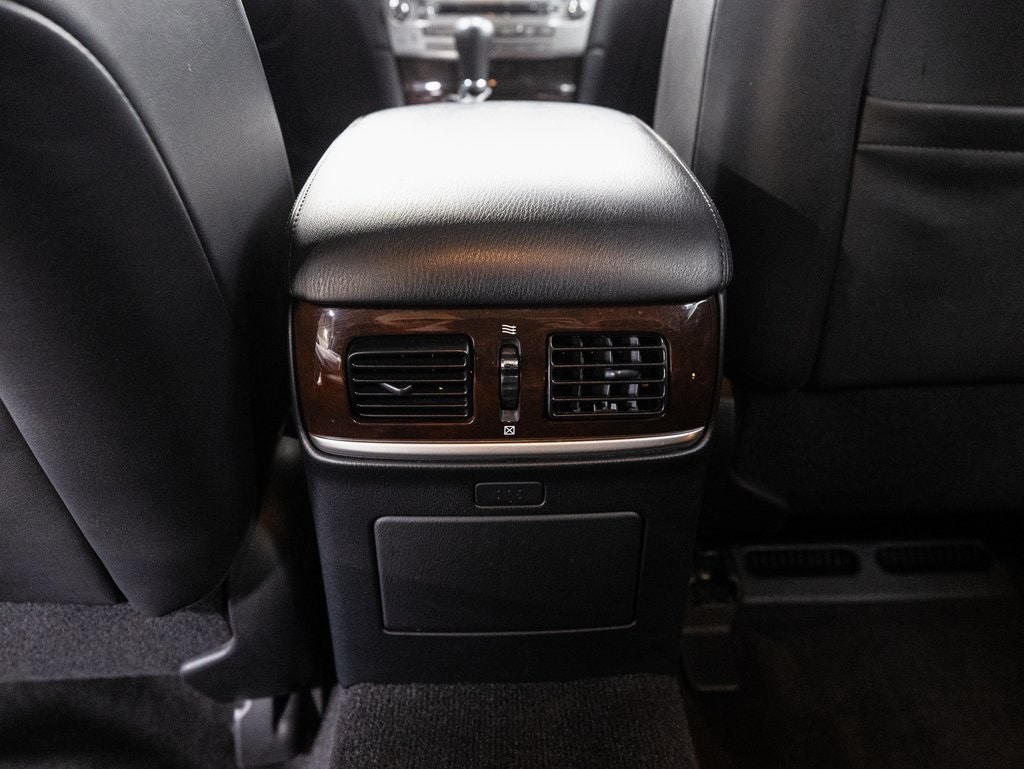 2016 INFINITI Q70L - Image 25