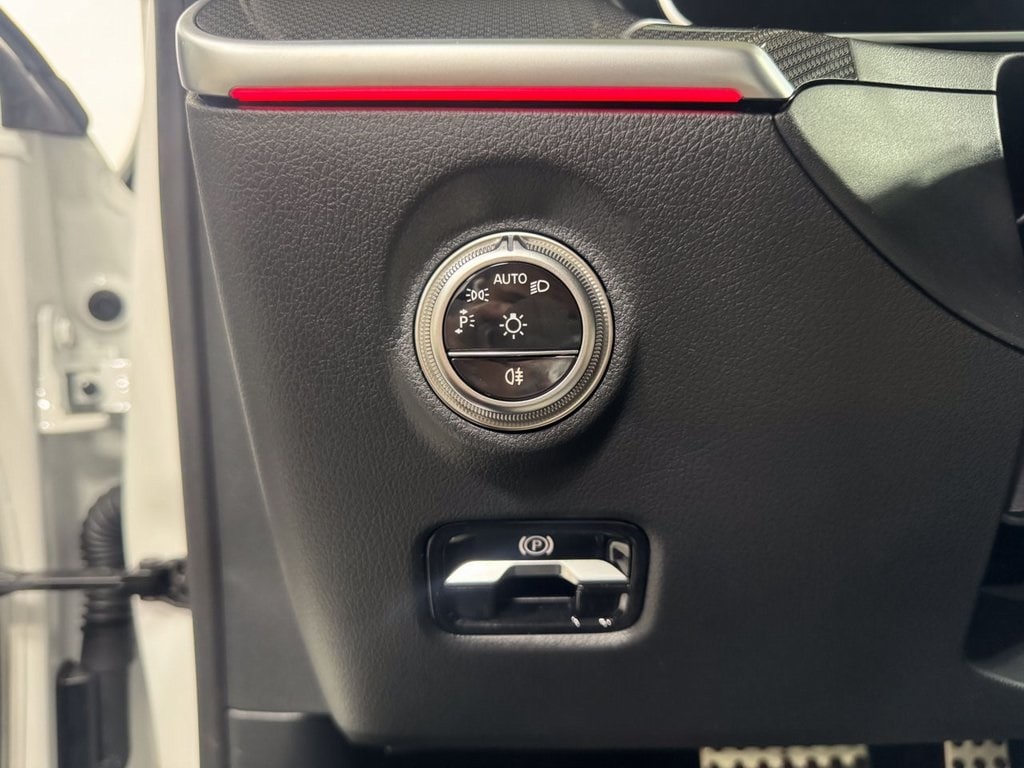 2025 MERCEDES-BENZ C-CLASS - Image 10