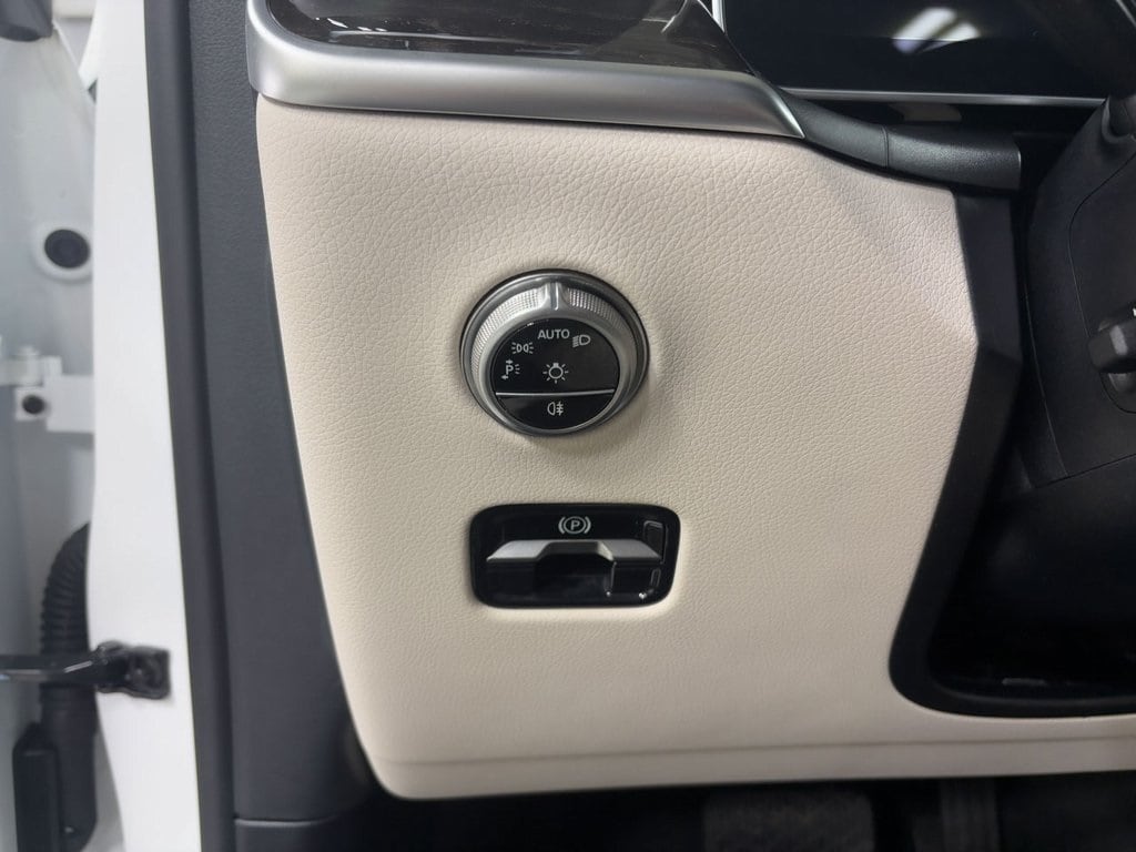 2025 MERCEDES-BENZ GLC-CLASS - Image 10