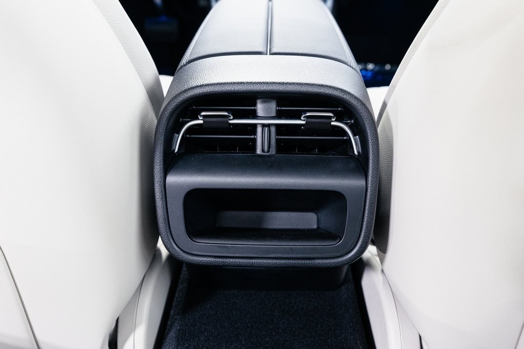 2025 MERCEDES-BENZ E-CLASS - Image 30