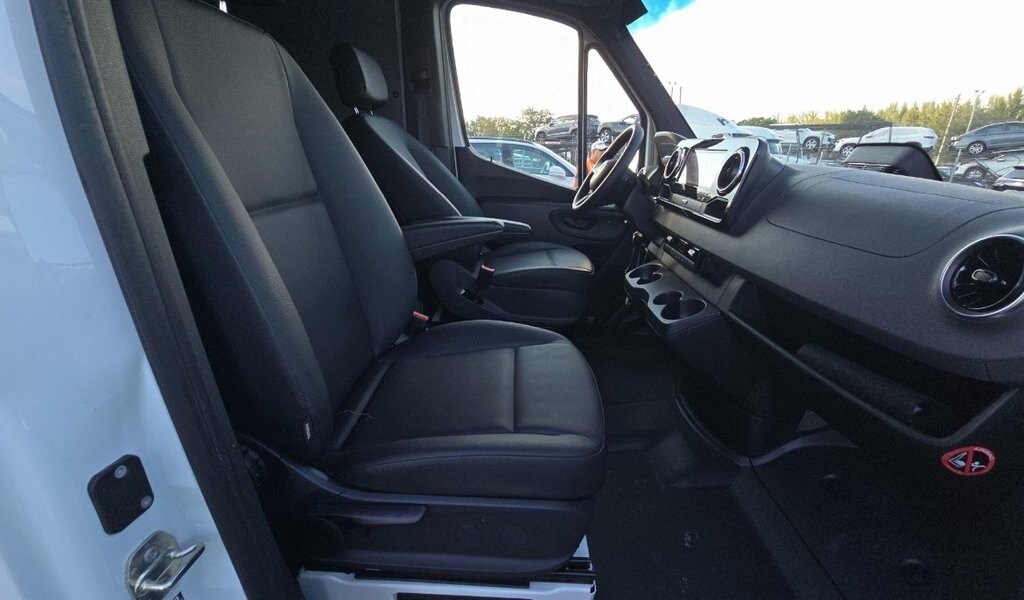 2025 MERCEDES-BENZ SPRINTER - Image 8