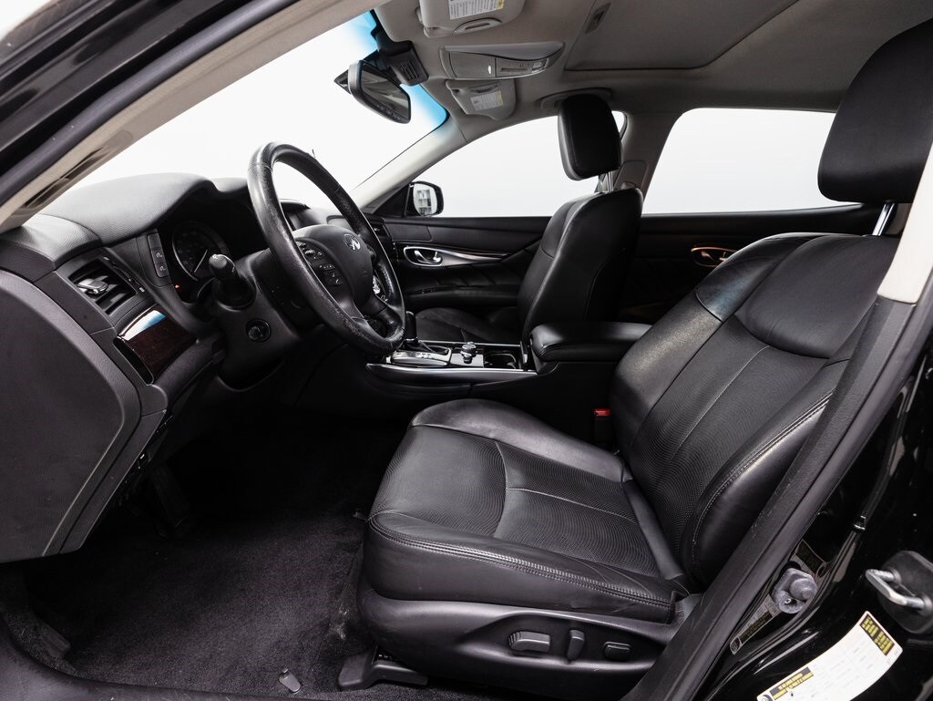 2016 INFINITI Q70L - Image 7