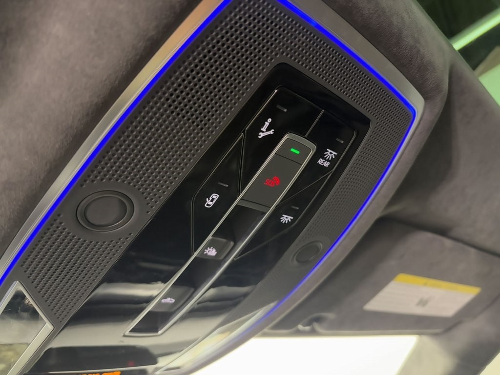 2021 AUDI S8 - Image 23