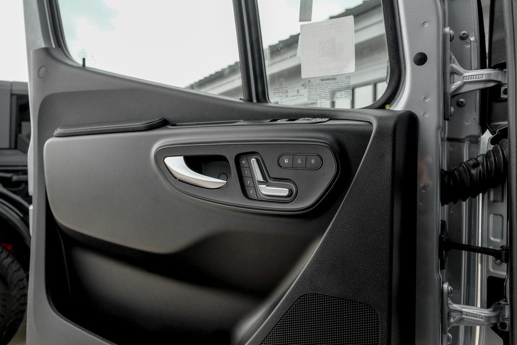 2025 MERCEDES-BENZ SPRINTER - Image 13