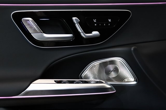 2025 Mercedes Benz E 350 4MATIC photo 3