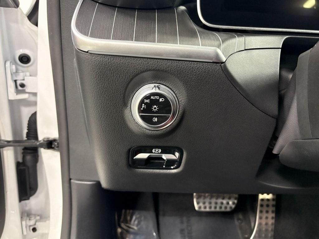 2024 MERCEDES-BENZ C-CLASS - Image 11