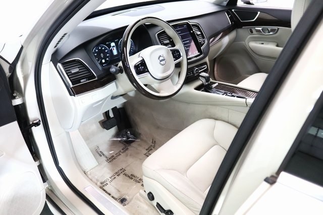 2016 VOLVO XC90 - Image 17