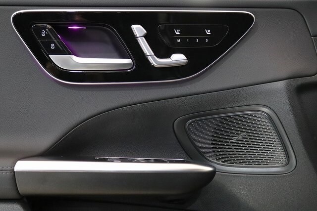 2025 Mercedes Benz C 300 4MATIC photo 2