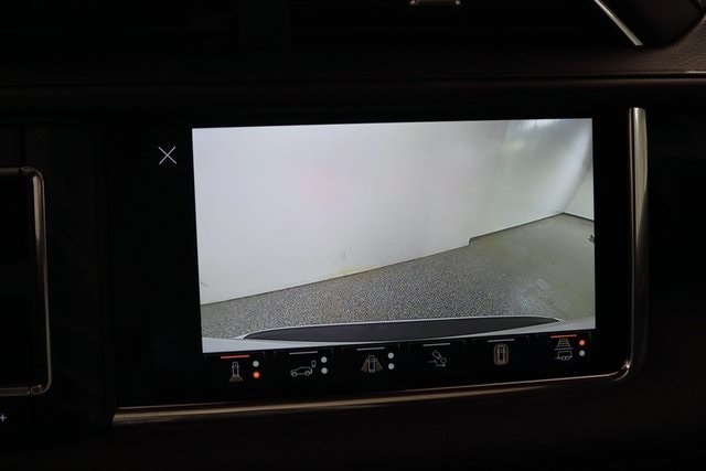 2023 GMC YUKON - Image 7