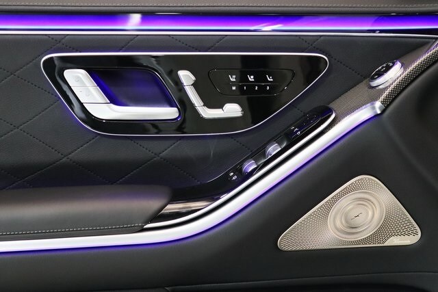 2023 Mercedes Benz S 580 4MATIC photo 3