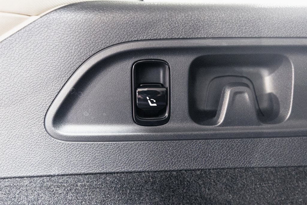 2025 MERCEDES-BENZ E-CLASS - Image 34