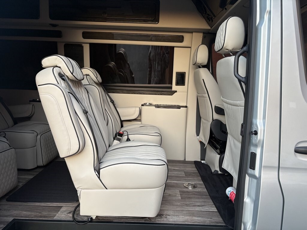 2024 MERCEDES-BENZ SPRINTER - Image 32