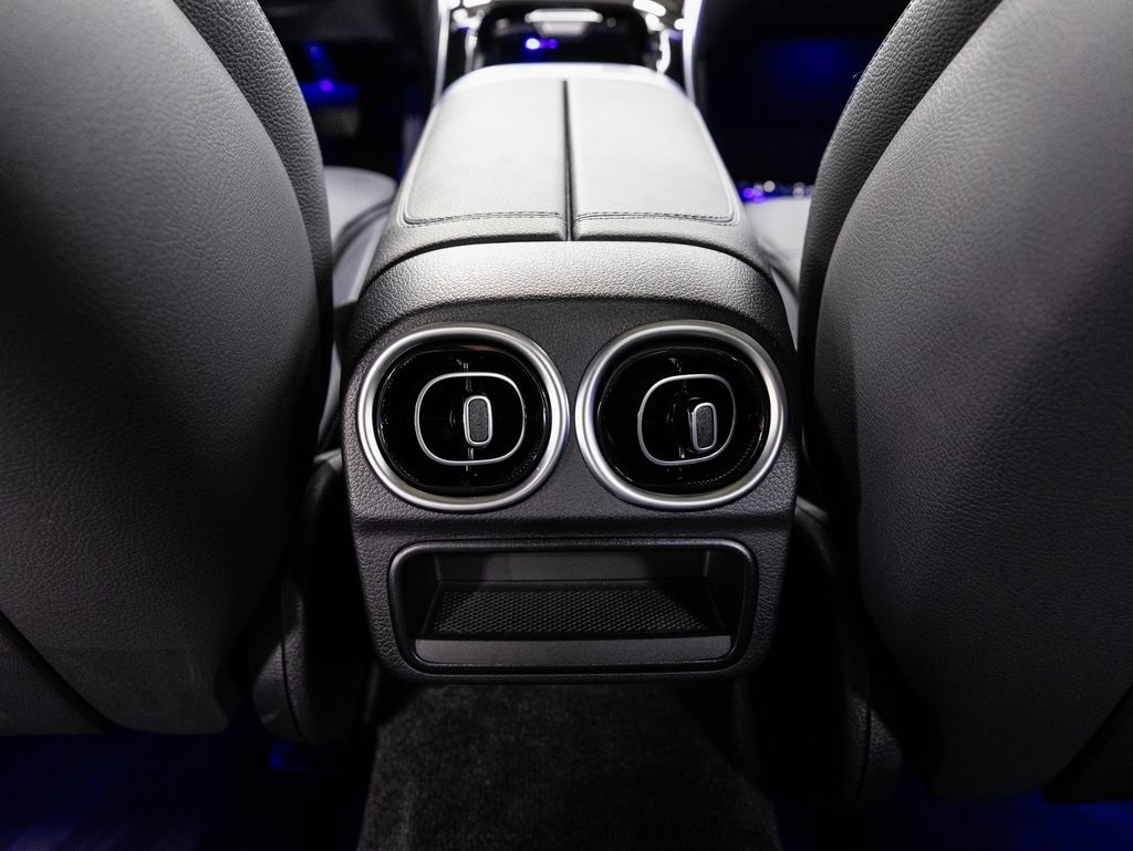 2025 MERCEDES-BENZ C-CLASS - Image 28