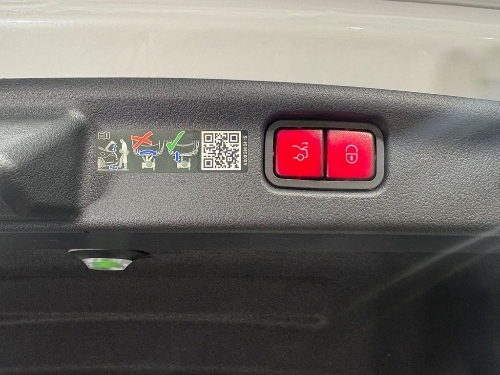 2025 MERCEDES-BENZ C-CLASS - Image 35