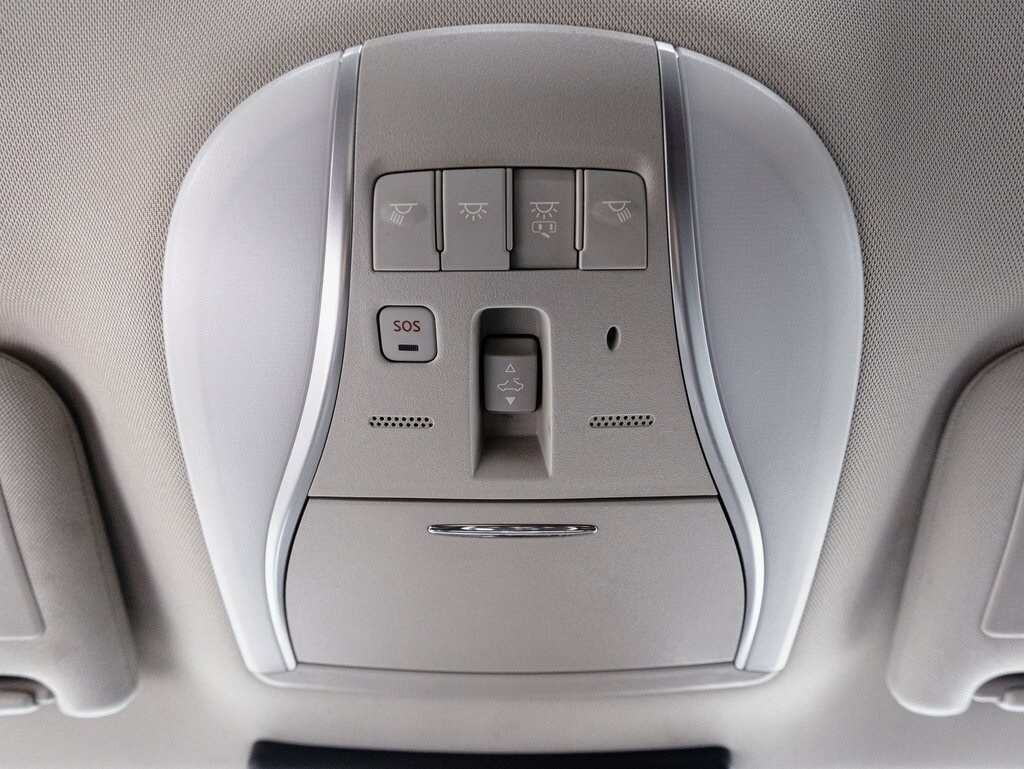 2016 INFINITI Q70L - Image 21