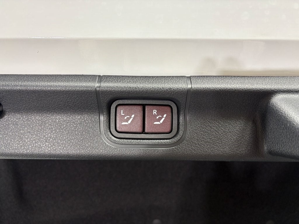 2023 MERCEDES-BENZ EQE-CLASS SEDAN - Image 32