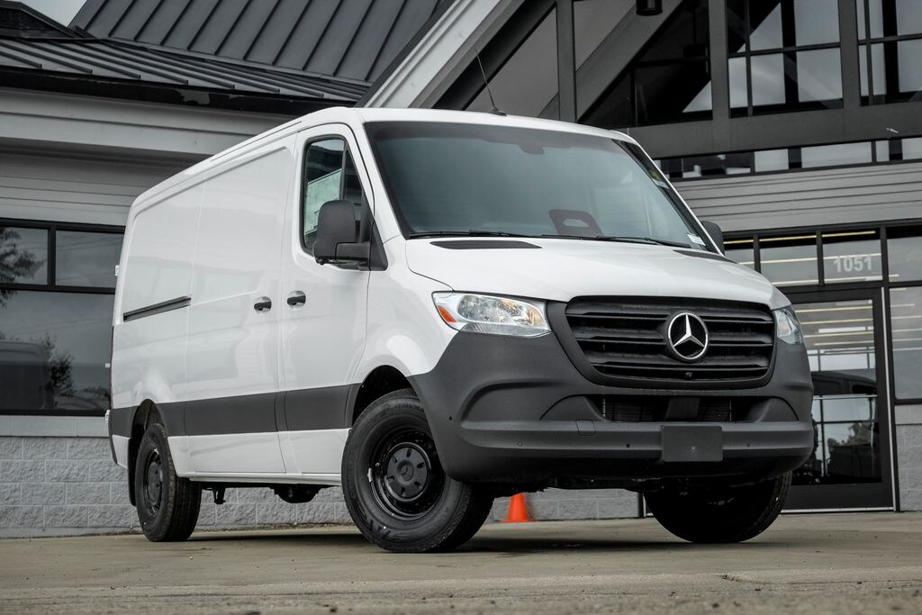 New 2026 Mercedes-Benz Sprinter 2500 Standard Roof 4-Cyl Diesel