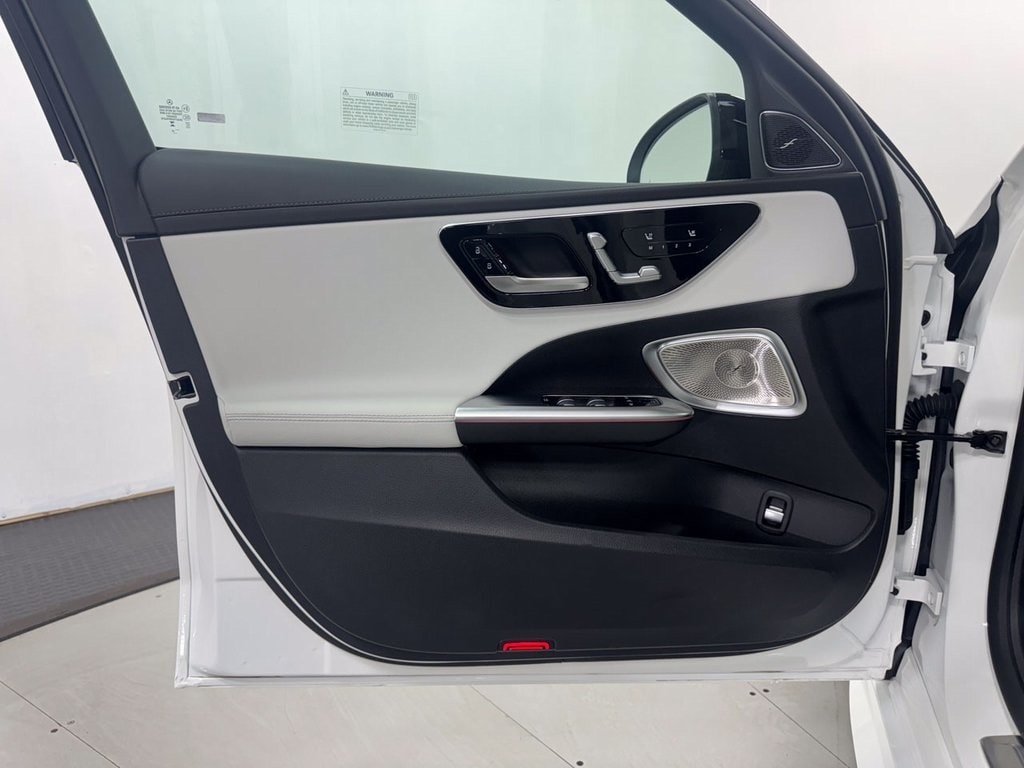 2025 MERCEDES-BENZ C-CLASS - Image 5