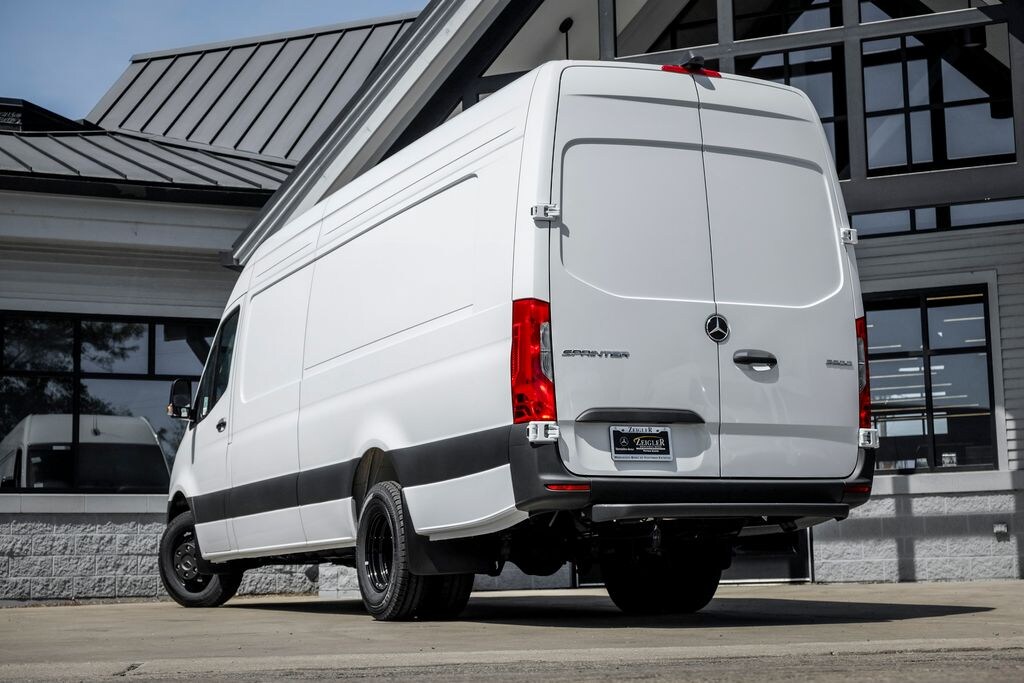 New 2026 Mercedes-Benz Sprinter 3500 High Roof 4-Cyl Diesel HO Van Extended Cargo Van