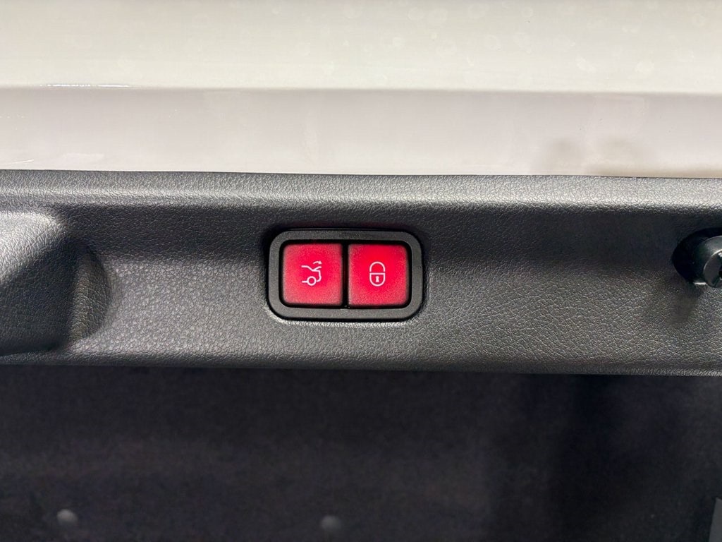 2023 MERCEDES-BENZ EQE-CLASS SEDAN - Image 33