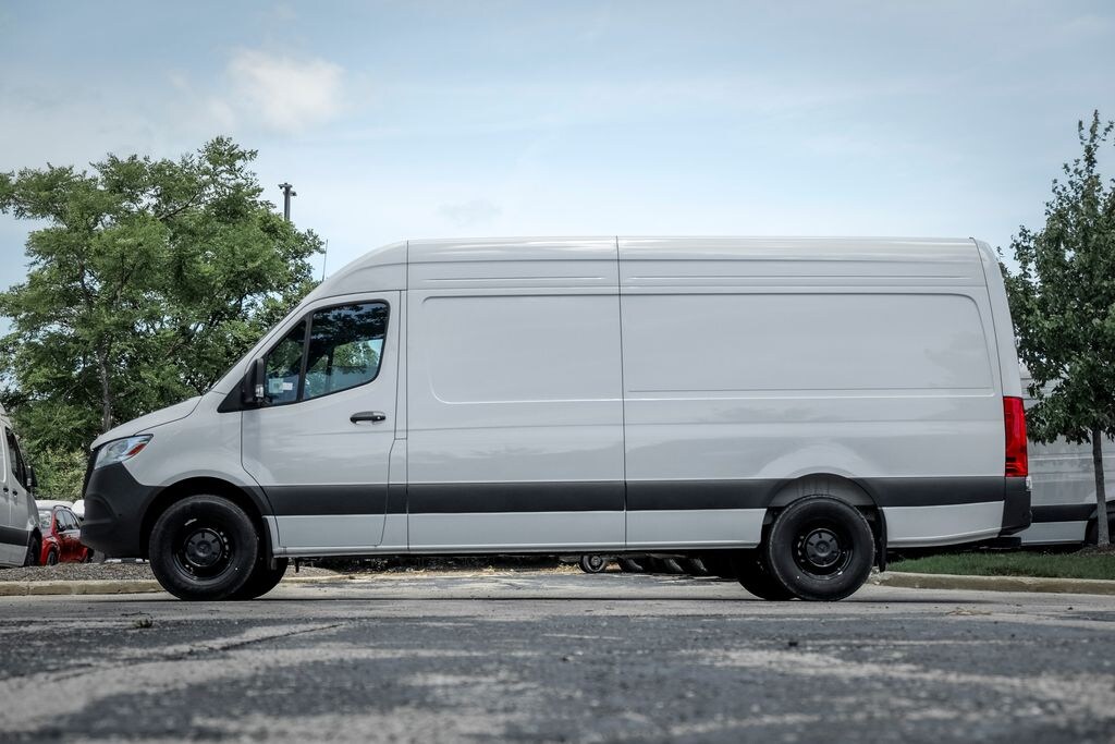 New 2026 Mercedes-Benz Sprinter 2500 High Roof 4-Cyl Diesel