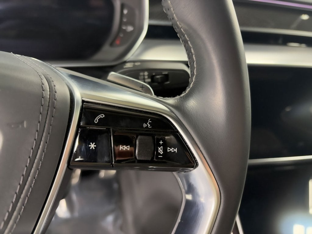 2021 AUDI S8 - Image 13