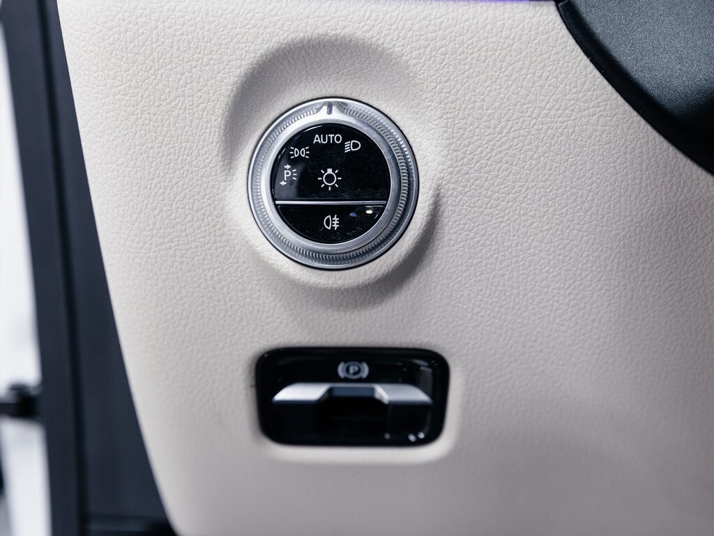 2024 MERCEDES-BENZ CLE - Image 11