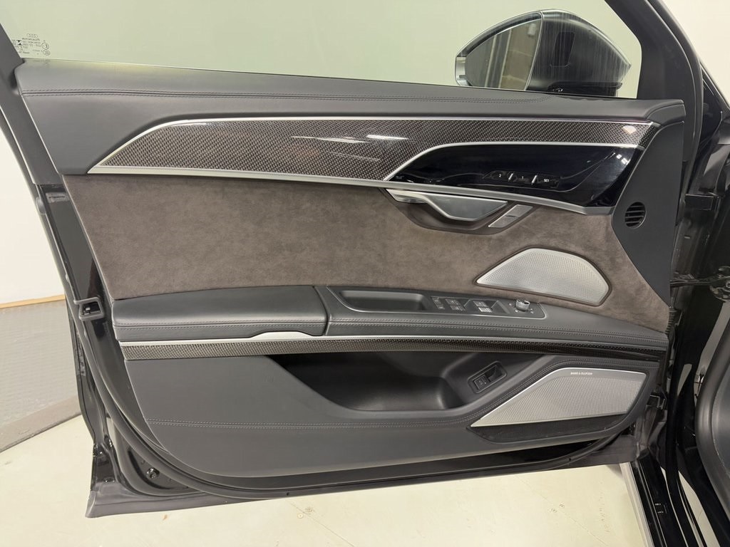 2021 AUDI S8 - Image 5