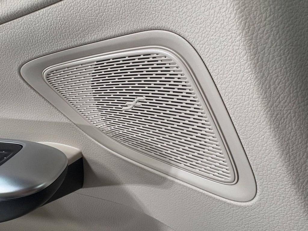 2025 MERCEDES-BENZ C-CLASS - Image 7