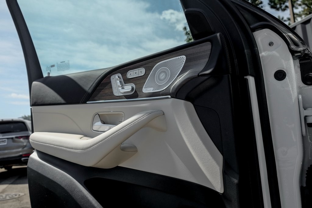 2026 MERCEDES-BENZ GLS-CLASS - Image 12