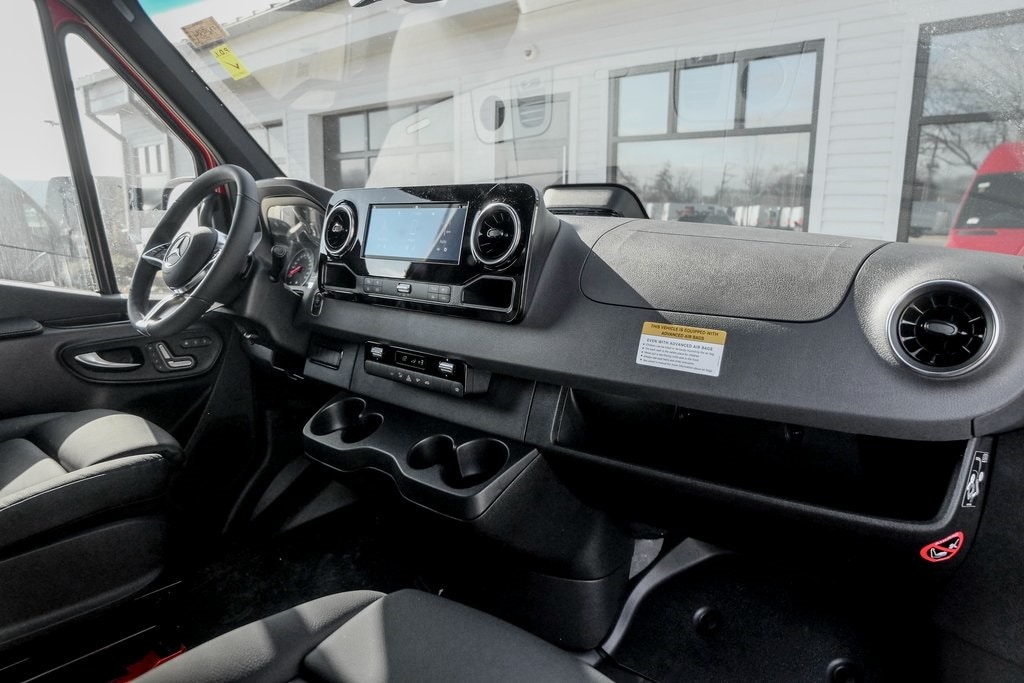 2025 MERCEDES-BENZ SPRINTER - Image 24