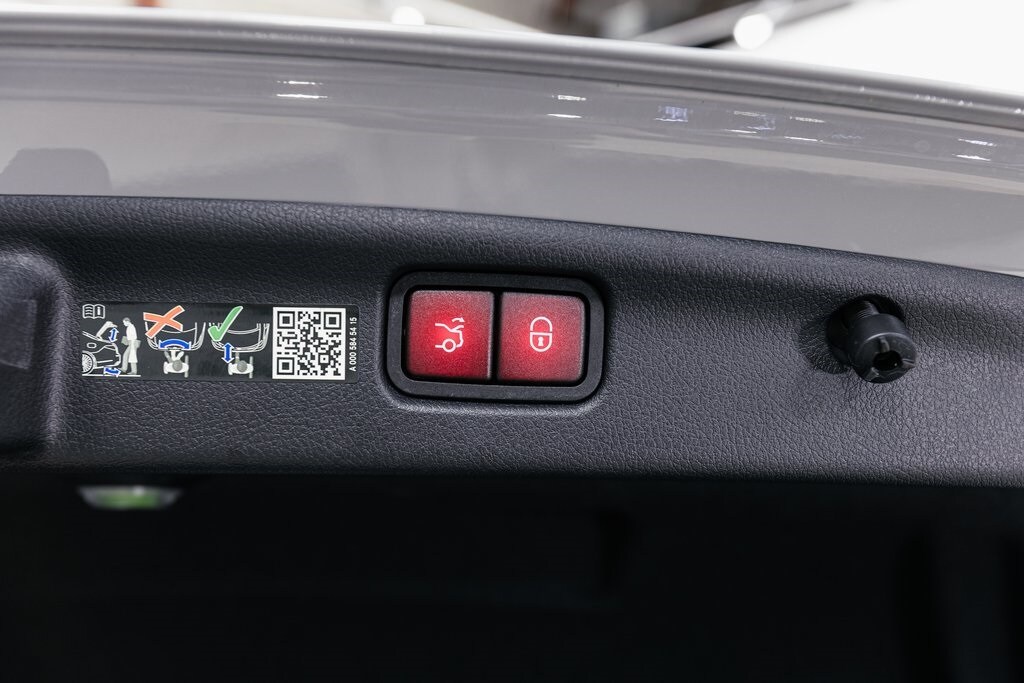 2024 MERCEDES-BENZ C-CLASS - Image 32