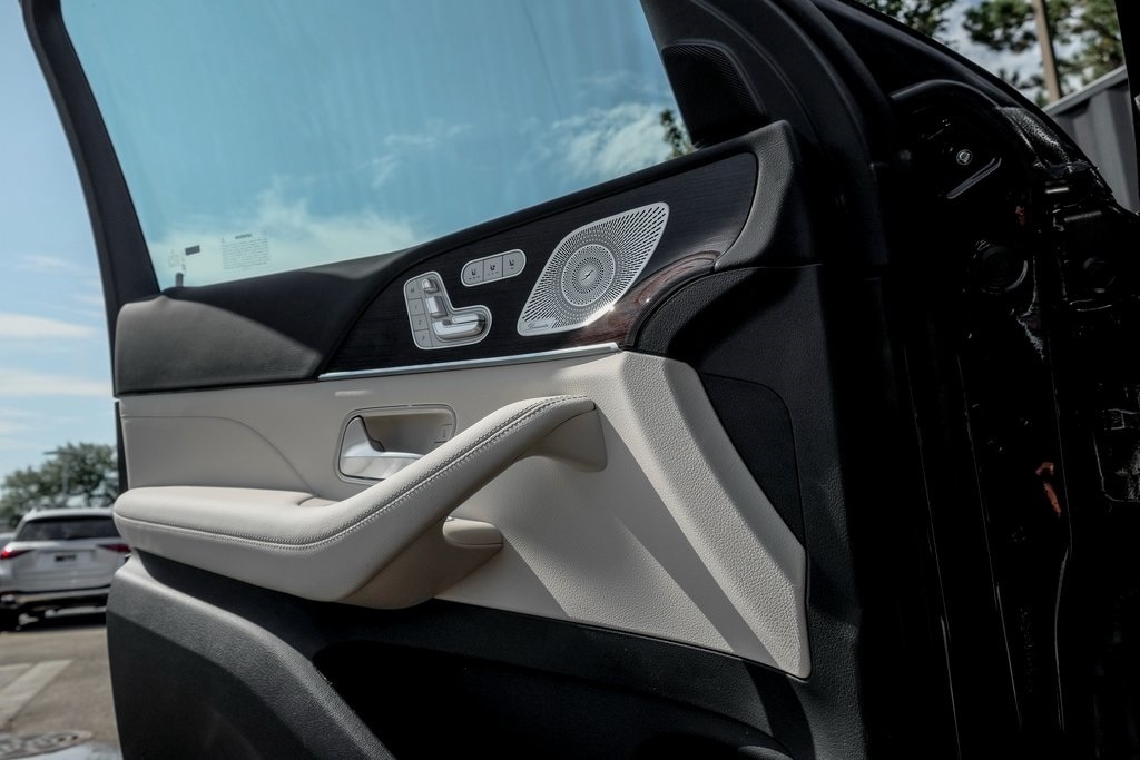 2026 MERCEDES-BENZ GLS-CLASS - Image 12