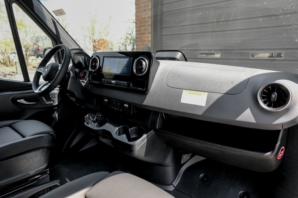2025 MERCEDES-BENZ SPRINTER - Image 21