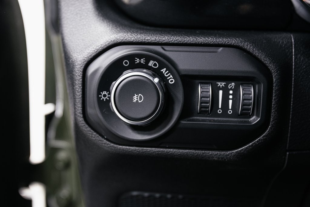 2021 JEEP WRANGLER - Image 8