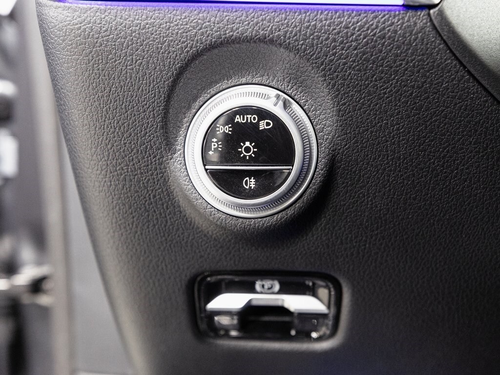 2025 MERCEDES-BENZ C-CLASS - Image 10