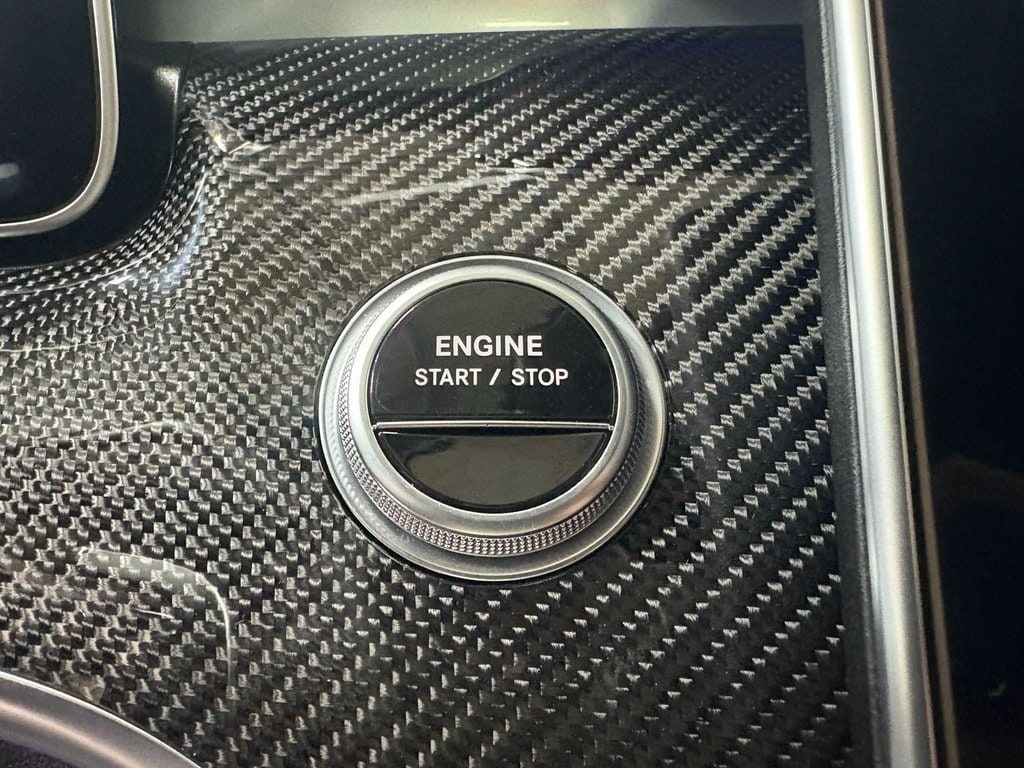 2025 MERCEDES-BENZ C-CLASS - Image 17