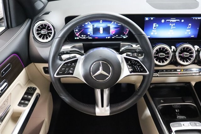 2025 Mercedes Benz GLB 250 4MATIC photo 4
