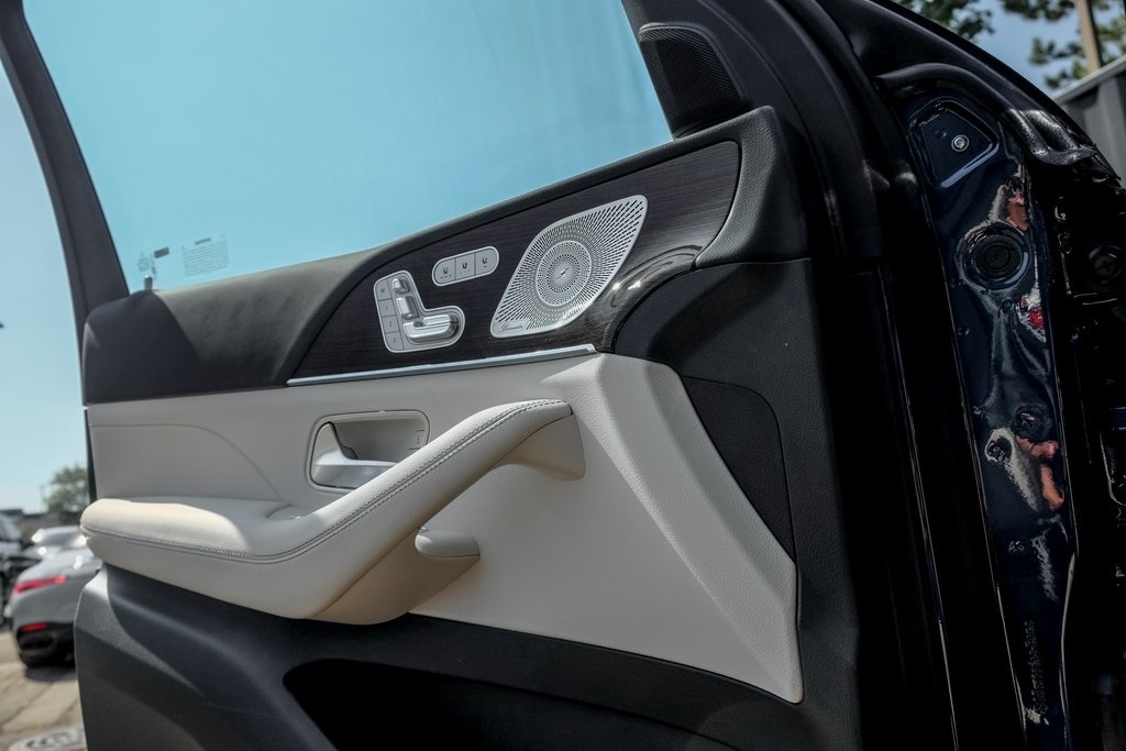 2026 MERCEDES-BENZ GLS-CLASS - Image 12