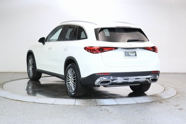 2025 Mercedes Benz GLC 300 4MATIC photo 2