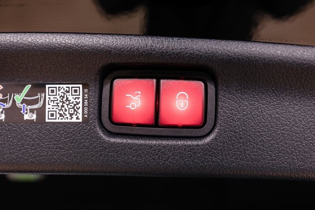 2025 MERCEDES-BENZ C-CLASS - Image 28