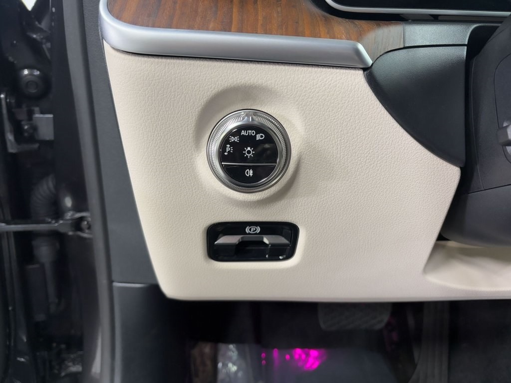 2025 MERCEDES-BENZ C-CLASS - Image 10