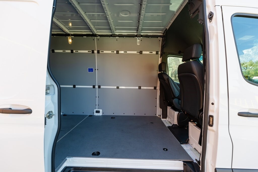 2025 MERCEDES-BENZ SPRINTER - Image 26