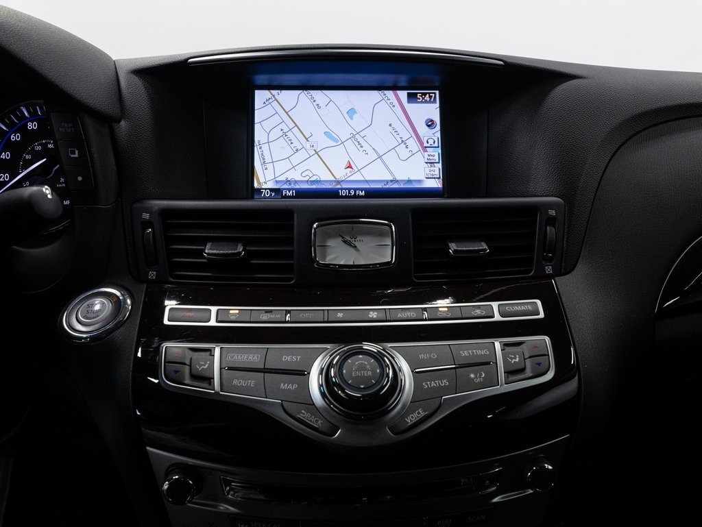 2016 INFINITI Q70L - Image 15