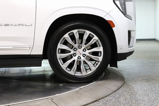 2023 GMC YUKON - Image 13