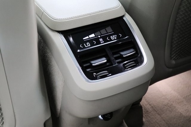 2016 VOLVO XC90 - Image 12